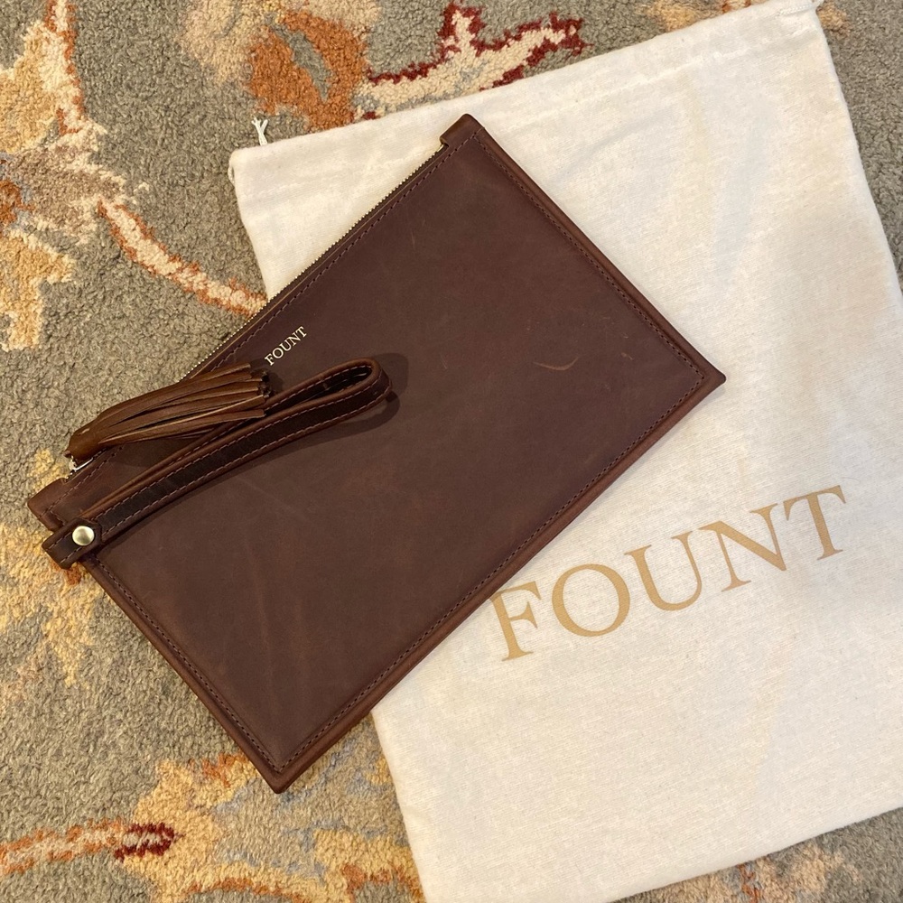(SOLD) NEW FOUNT Finley Clutch